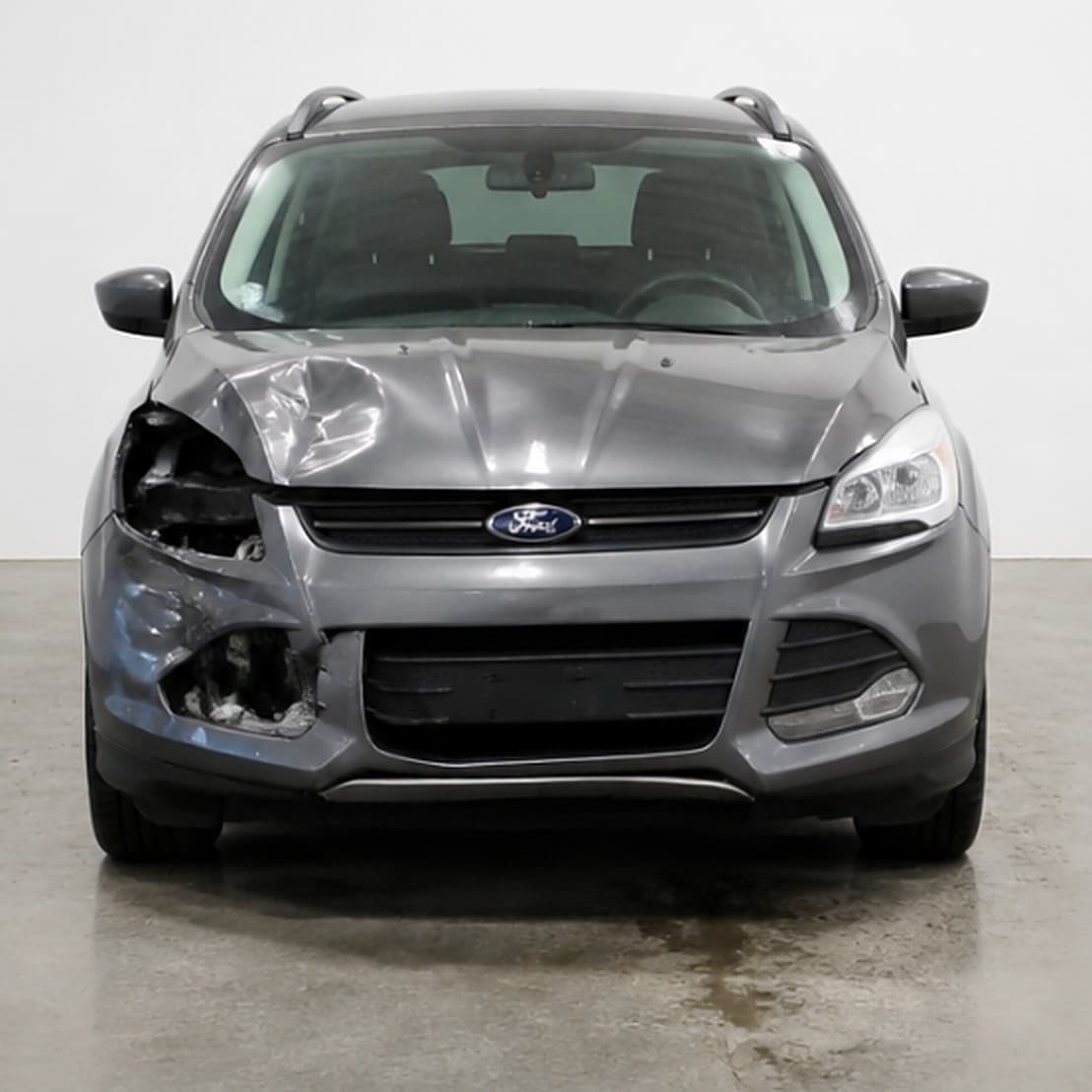 2015 Ford Escape SE (salvage) — front three-quarter view